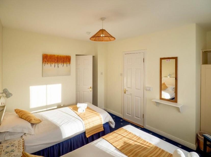 White Heather House Clifden Town Square المظهر الخارجي الصورة