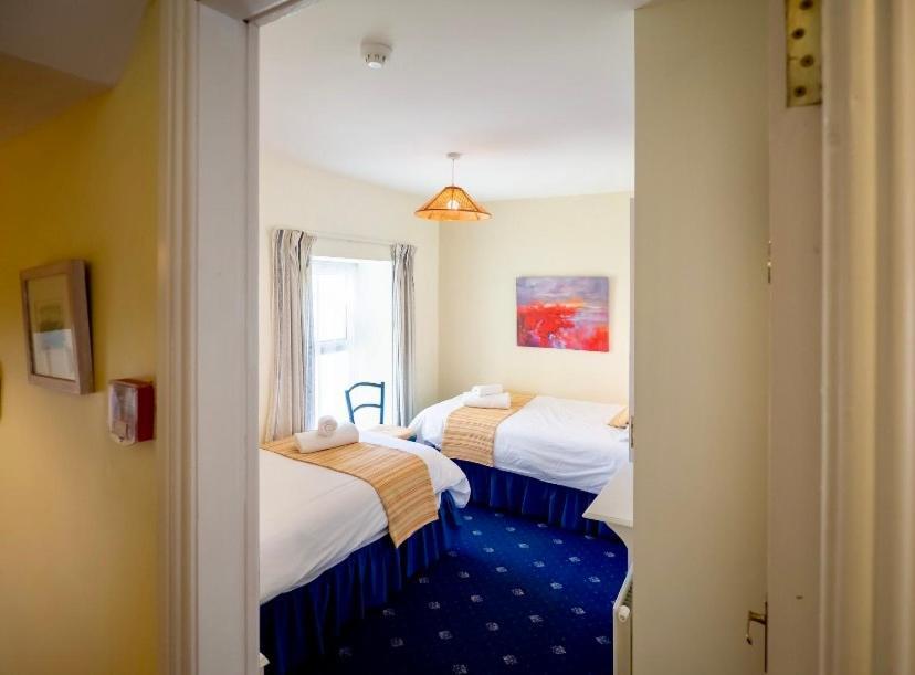 White Heather House Clifden Town Square المظهر الخارجي الصورة